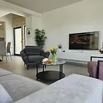 Vi Villa