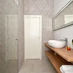 Vi Villa *