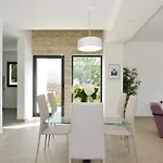 Vi Villa *