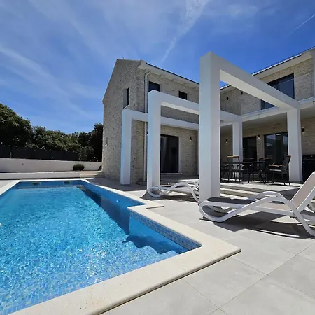 Villa Vi
