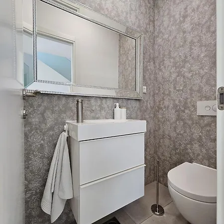 Vi Villa *