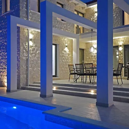 Villa Vi