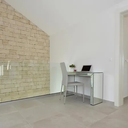 Vi Villa *